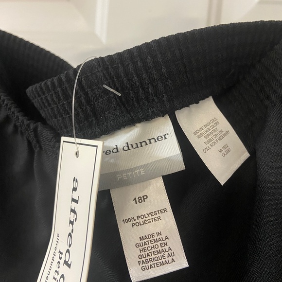 NWT Alfred Dunner Women's Pull On Elastic Waist Pants Black - Sz 18P - Picture 4 of 5